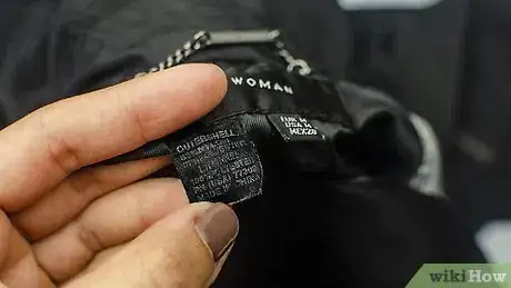 Image intitulée Get Wrinkles Out of Polyester Step 1