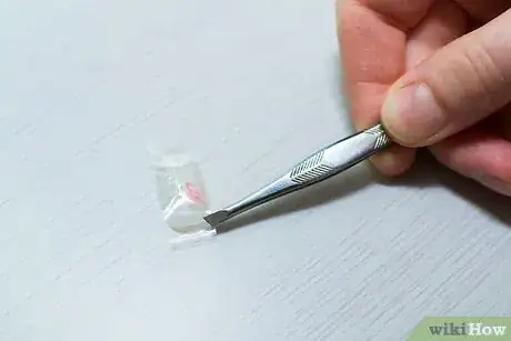 Image intitulée Fix a Broken Fingernail Step 3