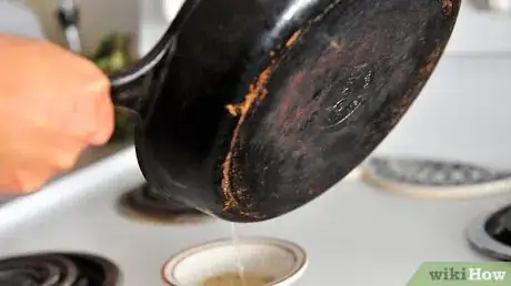 Image intitulée Clean Your Cast Iron Skillet or Pot After Daily Use Step 2