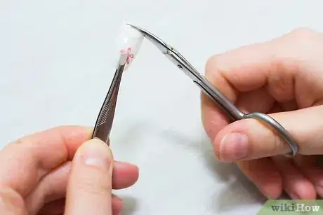 Image intitulée Fix a Broken Fingernail Step 4