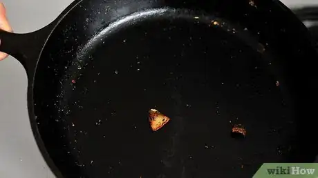 Image intitulée Clean Your Cast Iron Skillet or Pot After Daily Use Step 1