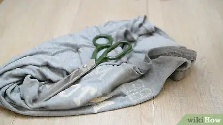 Image intitulée Make Clothes Look Vintage and Worn Step 2