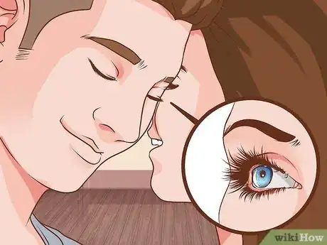 Image intitulée Spice up Kissing Step 1