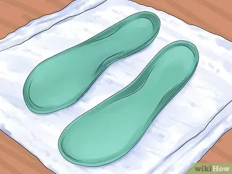 Image intitulée Clean Insoles Step 5