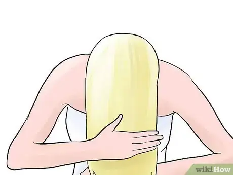 Image intitulée Bleach Brown Hair Step 8