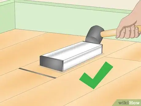 Image intitulée Close Gaps in Laminate Flooring Step 6