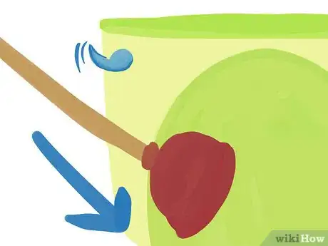 Image intitulée Unclog a Toilet from a Flushed Toilet Paper Roll Step 5