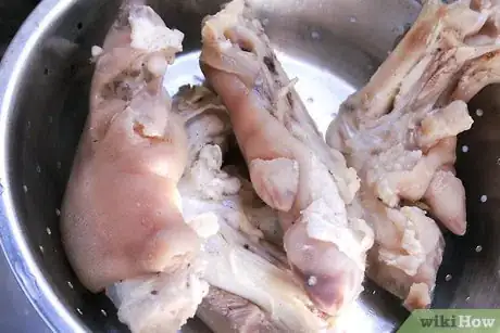 Image intitulée Cook Pig Feet Step 18