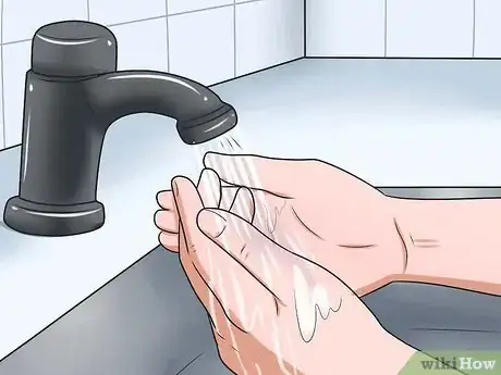 Image intitulée Remove Contact Lenses Step 1
