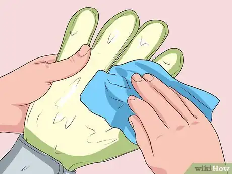 Image intitulée Clean Batting Gloves Step 6