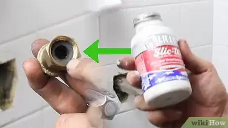 Image intitulée Fix a Leaky Bathtub Faucet Step 16