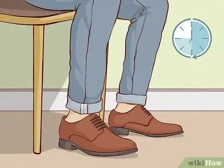 Image intitulée Stretch Suede Shoes Step 4