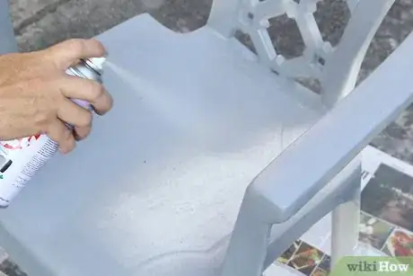 Image intitulée Paint Plastic Furniture Step 4