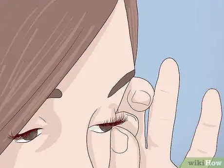 Image intitulée Wear Magnetic False Eyelashes Step 7