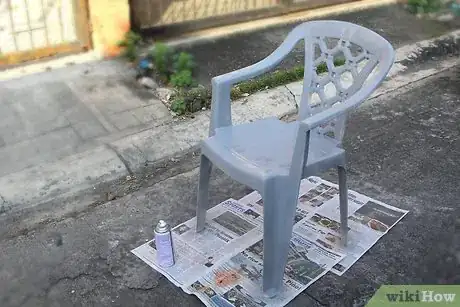 Image intitulée Paint Plastic Furniture Step 6