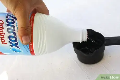 Image intitulée Bleach a Shirt Step 4