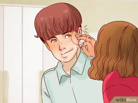 Image intitulée Get a Kiss in Middle School Step 7