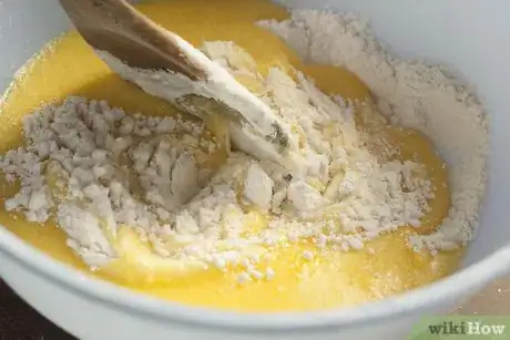 Image intitulée Make a Vanilla Cake Step 15