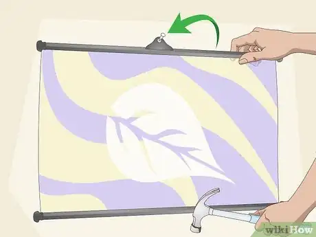 Image intitulée Hang a Silk Poster Step 5