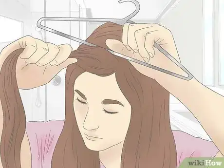 Image intitulée Prevent Static Electricity in Your Hair Step 4