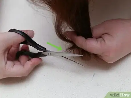Image intitulée Keep Your Hair Healthy when You Straighten It Every Day Step 6