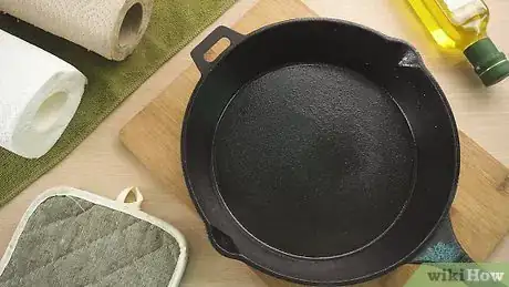 Image intitulée Season a Cast Iron Skillet Step 16