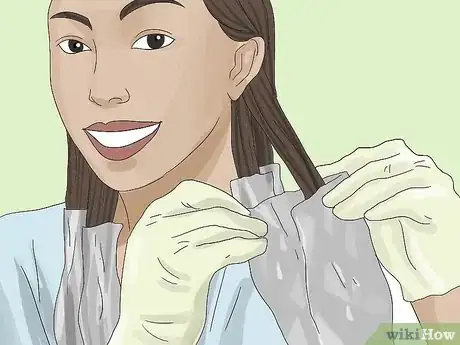 Image intitulée Do Ombre (Dip Dye) Hair at Home Step 10
