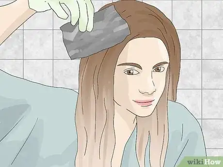 Image intitulée Do Ombre (Dip Dye) Hair at Home Step 16