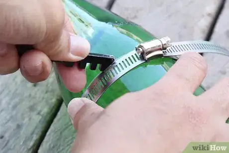 Image intitulée Make Wine Bottle Wind Chime Step 4