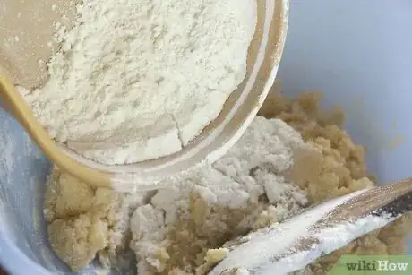 Image intitulée Make a Vanilla Cake Step 17