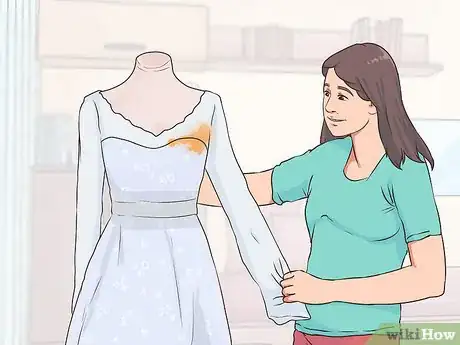 Image intitulée Clean a Wedding Gown Step 1