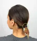 faire un chignon avec des cheveux courts