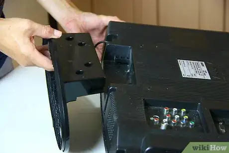 Image intitulée Mount a Flat Screen TV Step 2