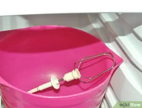 Image intitulée Decorate a Cake with Whipped Cream Icing Step 1