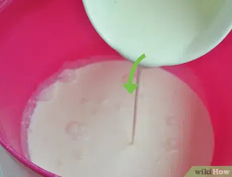 Image intitulée Decorate a Cake with Whipped Cream Icing Step 2