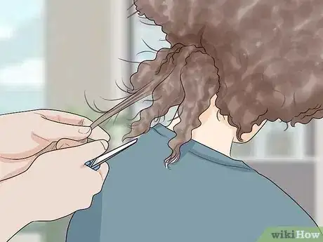 Image intitulée Get a Haircut for Curly Hair Step 4