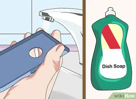 Image intitulée Clean a Lifeproof Case Step 6