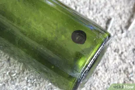 Image intitulée Make Wine Bottle Accent Lights Step 7