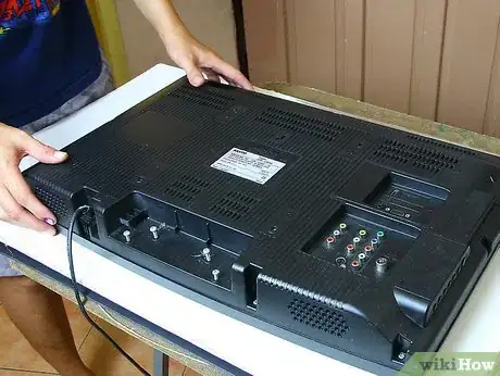 Image intitulée Mount a Flat Screen TV Step 3