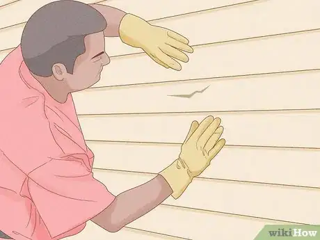 Image intitulée Pressure Wash Vinyl Siding Step 19