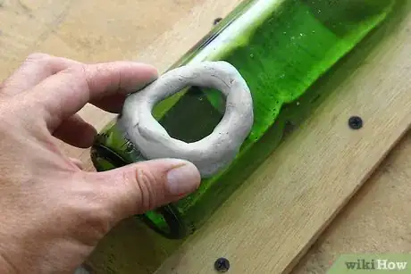 Image intitulée Make Wine Bottle Accent Lights Step 8