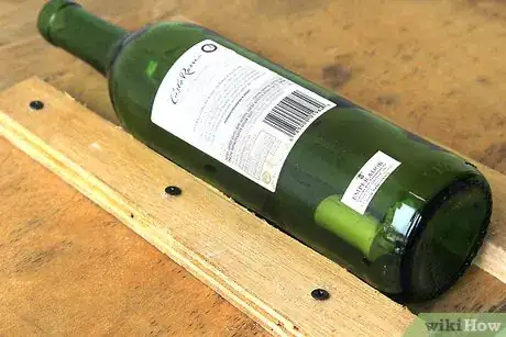Image intitulée Make Wine Bottle Accent Lights Step 3