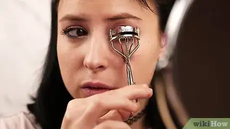 Image intitulée Apply Eyeliner to the Waterline Step 11