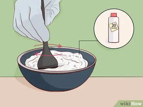 Image intitulée Go from Black Hair to Bright Blonde Step 6