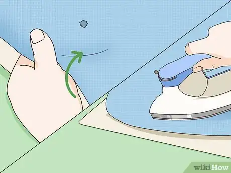 Image intitulée Repair a Moth Hole Step 1