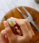 décortiquer et déveiner des crevettes