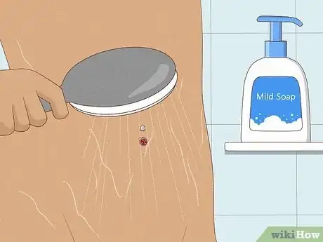 Image intitulée Treat an Irritated Belly Button Piercing Step 2