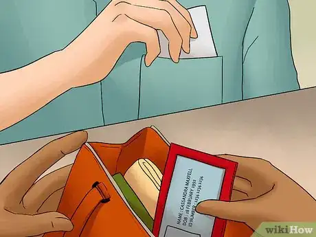 Image intitulée Go Through Airport Security Smoothly Step 5