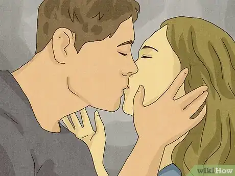 Image intitulée What Does It Mean when Someone Holds Your Face While Kissing Step 1