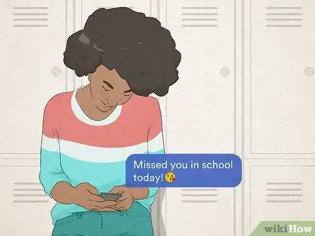 Image intitulée Innocently Flirt with a Guy over Text Step 9